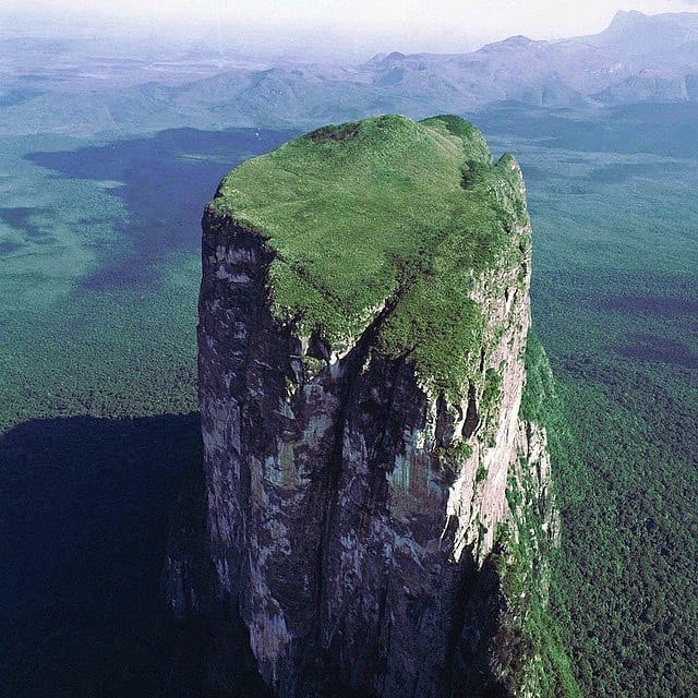 Легенды Венесуэлы. Серро Аутана — амазонское Дерево Жизни.