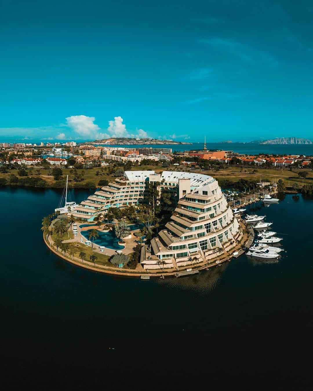 Лечерия — город роскошной жизни в Венесуэле